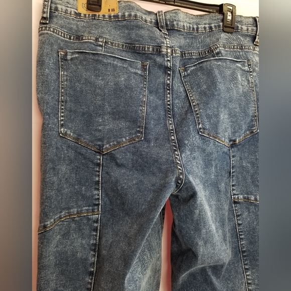 BLUE TURTLE | Medium Blue High Waist Denim Jeans (Size: 18) - Picture 5 of 7